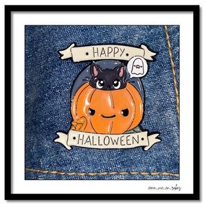 🎃 Cat in a Pumpkin, Tie-Tac Kind of Pin